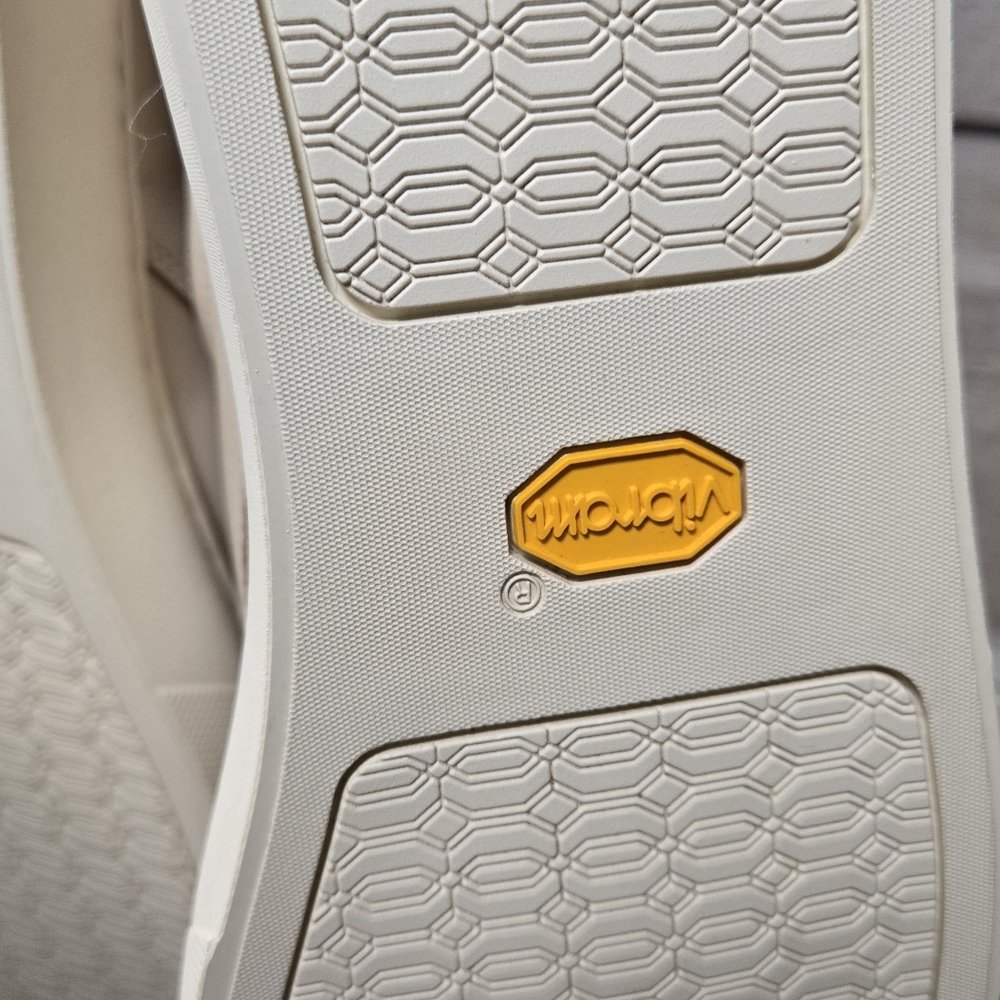 Nisolo Men's Low-Top Sneakers in Light Beige - Picture 12 of 14